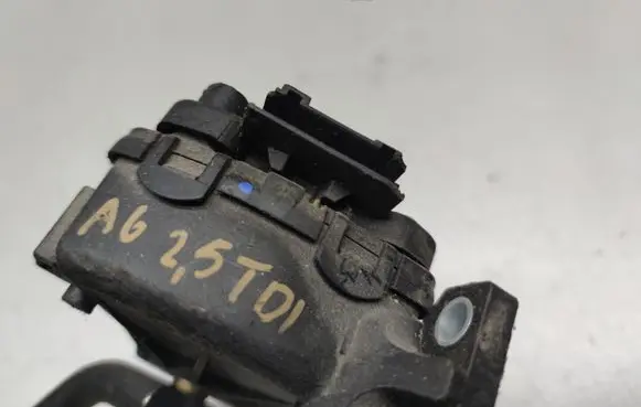 Audi A4 S4 B6 8E 8H Accelerator throttle pedal 8E2721523