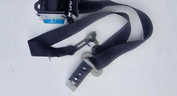 Mazda CX-5 II Front seatbelt 81639