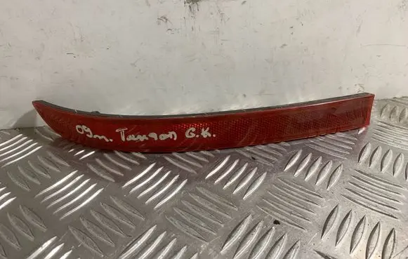 Volkswagen Touran I Rear tail light reflector 1T0945105A