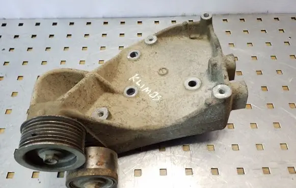 Suzuki Grand Vitara II A/C compressor mount bracket 