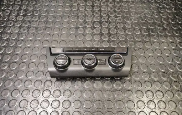 Skoda Octavia Mk3 (5E) Climate control unit 5E0907044