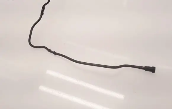 Nissan Almera N16 Fuel line pipe