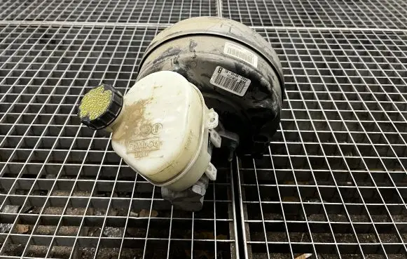 Ford Mustang VI Brake booster FR3C2B195BL