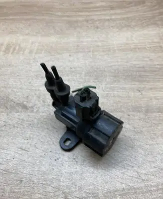 Ford Mondeo MK I Valve vacuum F57E9J459CA