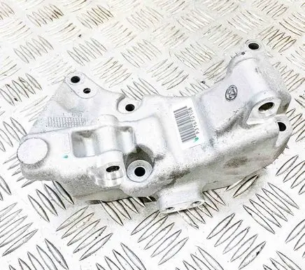 Volvo XC40 Generator/alternator bracket 31670108