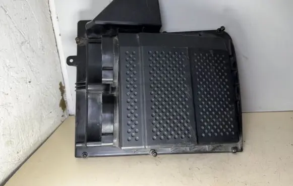 Land Rover Discovery 4 - LR4 Air filter box cover P0059U611A 4619685916 PHB500182