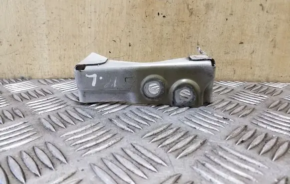 Chevrolet Orlando Headlight/headlamp mounting bracket