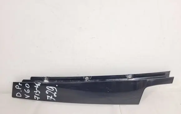 Volvo V60 Front door glass trim molding 30784000 CZR0ERFP