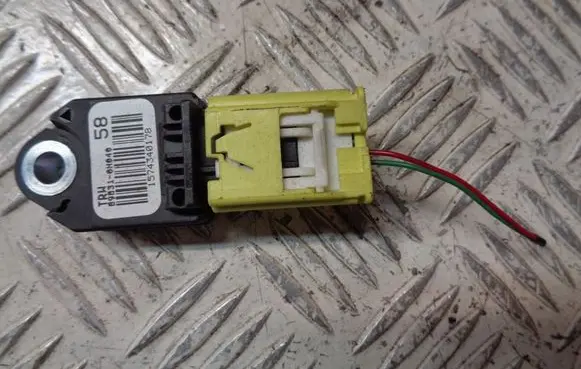 Toyota Aygo AB40 Airbag deployment crash/impact sensor 898310H040