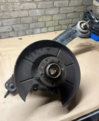 Volvo XC60 Rear wheel hub spindle/knuckle 7G915A969VAE