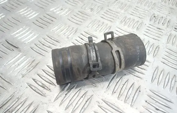 Land Rover Discovery 3 - LR3 Engine coolant pipe/hose