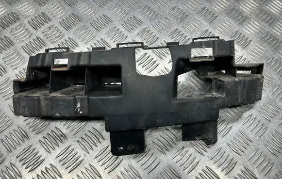 Ford Focus C-MAX Front bumper mounting bracket 3M5117E857