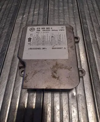 Volkswagen Golf Plus Airbag control unit/module 1C0909605K