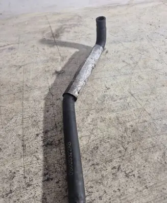 Coolant pipe/hose