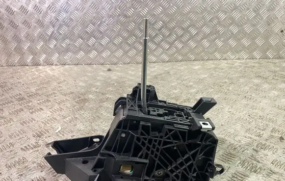 Lexus NX Gear shifter/selector 75M014RHD