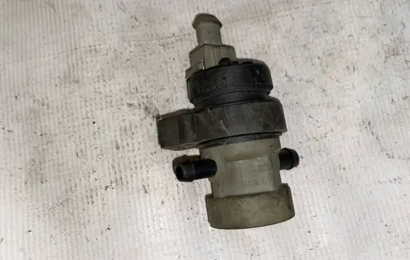 Mercedes-Benz CLK A208 C208 Turbo solenoid valve 0004701693 A0004701693