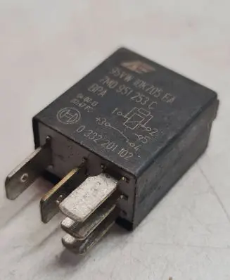 Audi A4 S4 B8 8K Other relay 7M0951253C 0332201102 95VW10K705EA