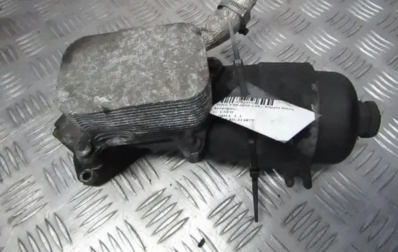 Volvo V50 Oil filter cover 