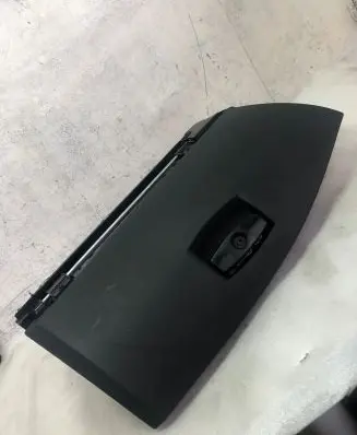 BMW 5 E60 E61 Glove box 7034080