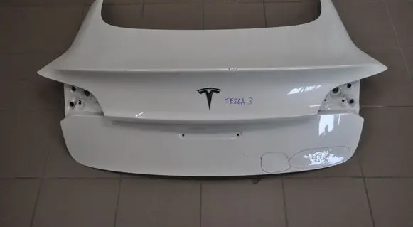 Tesla Model 3 Truck tailgate