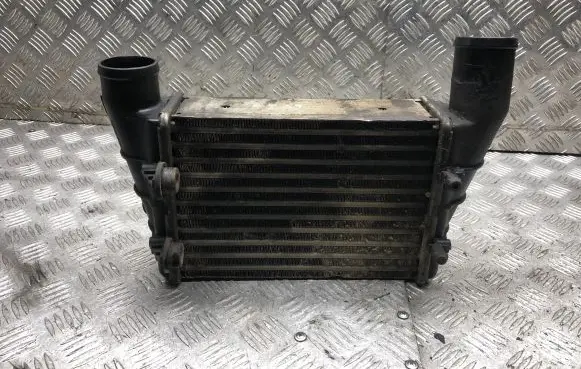 Volkswagen PASSAT B5 Intercooler radiator 058145805C