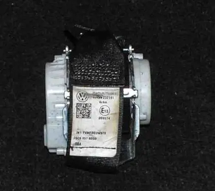 Volkswagen Jetta VI Rear seatbelt 5C6857805D