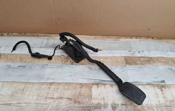 Peugeot 607 Accelerator throttle pedal 9651510780
