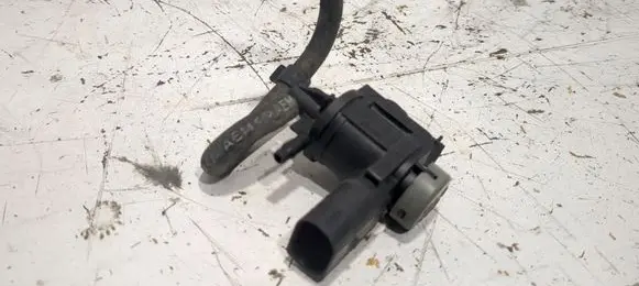 Volkswagen Touareg I Turbo solenoid valve 1J0906283C