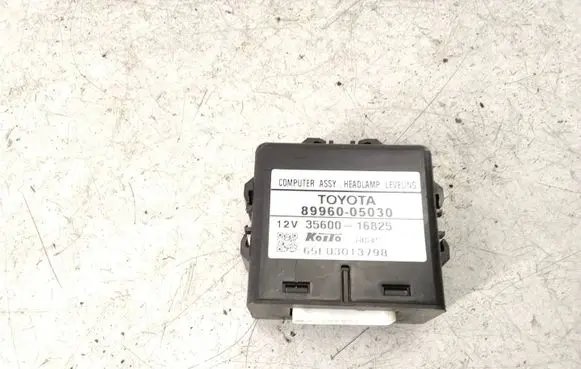 Toyota Avensis T250 Light module LCM 8996005030 3560016825 65EU3013798