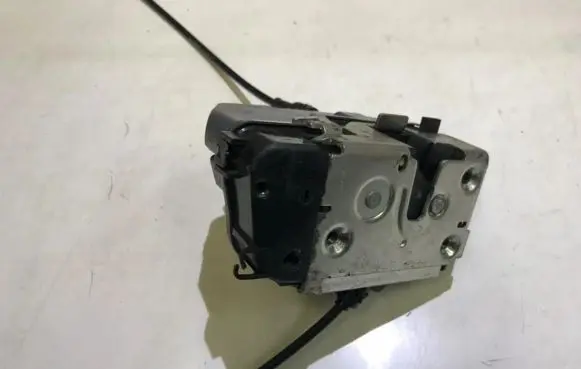 Renault Megane II Rear door lock