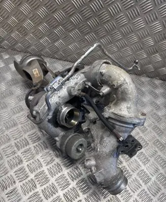 Mercedes-Benz E W212 Turbo A6510905780 A6510902880