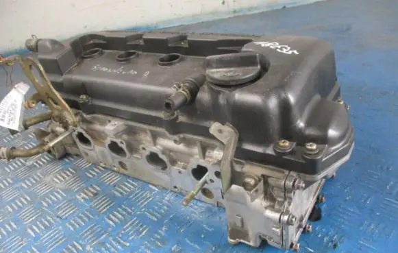 Nissan Almera Tino Engine head 