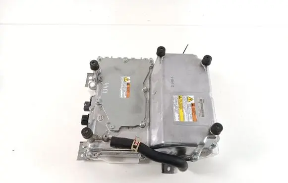 Voltage converter inverter