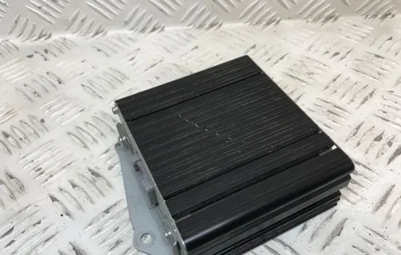 Chrysler Town u0026 Country V Sound amplifier
