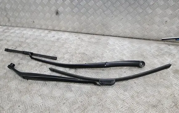 KIA Xceed Front wiper blade arm