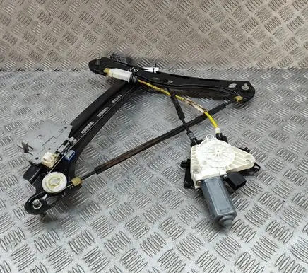 Mercedes-Benz CLS C218 X218 Rear door window regulator with motor A2078200542