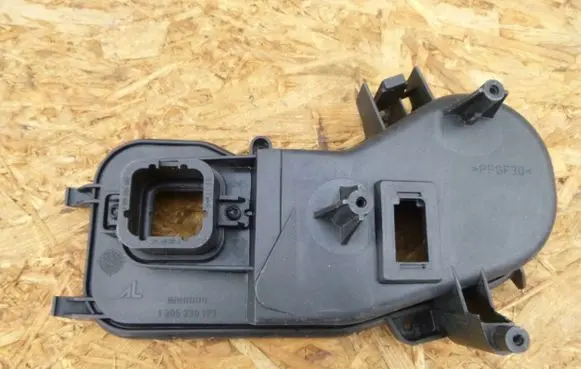 Ford Mondeo Mk III Headlight/headlamp dust cover 1305239173