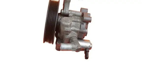 Mercedes-Benz C AMG W204 Power steering pump A0064667501 271820