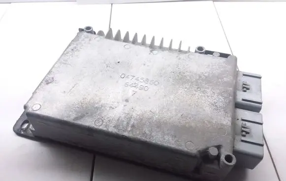 Chrysler PT Cruiser Engine control unit/module P05033116AD T63EH22401CZFT