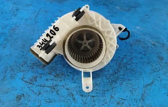 Toyota Prius (XW30) Air suspension compressor G923076010