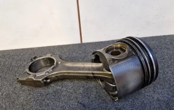 BMW 3 E46 Piston with connecting rod 