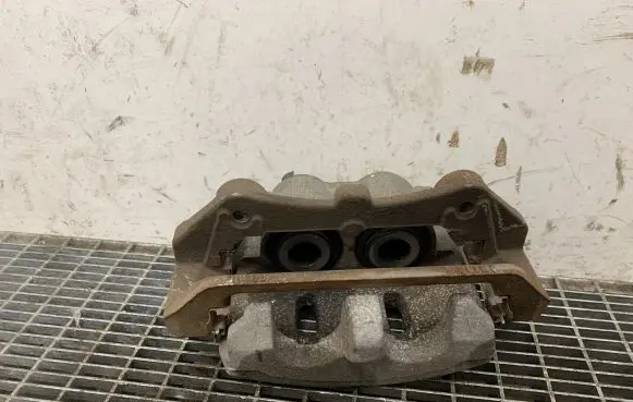 Ford Mustang VI Front brake caliper