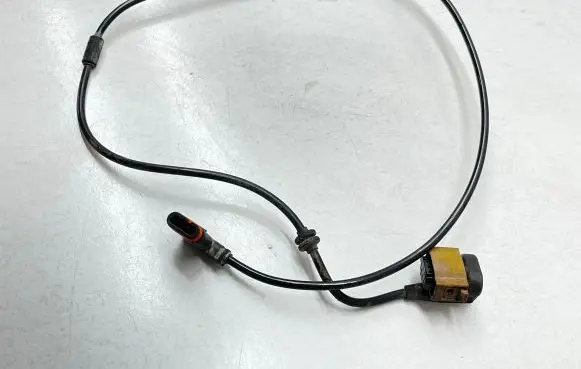Mercedes-Benz C W204 ABS rear brake sensor A2045400317