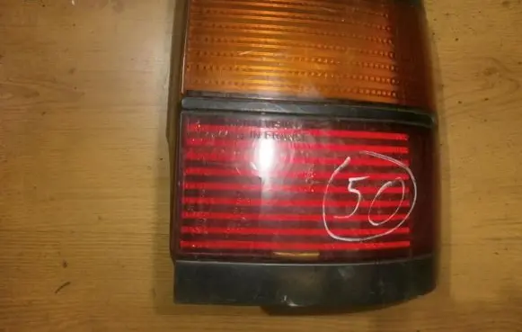 Volkswagen PASSAT B3 Rear/tail lights 333945112