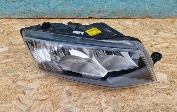 Skoda Octavia Mk3 (5E) Headlight/headlamp 5E1941016
