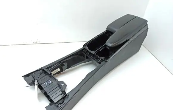 Mercedes-Benz C W204 Armrest A2046800150 0005031010 A2046800050