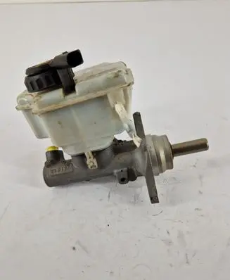 Volkswagen Jetta VI Master brake cylinder 1K1611301E