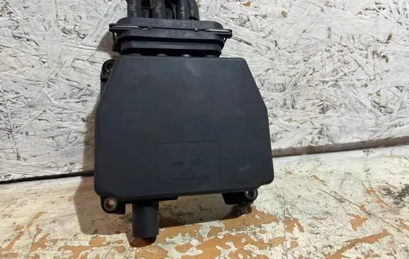Volkswagen PASSAT B6 Valve vacuum 3C0906625 6Q0131075