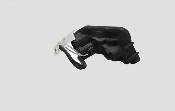 Nissan Qashqai Tail light bulb cover holder 89503174