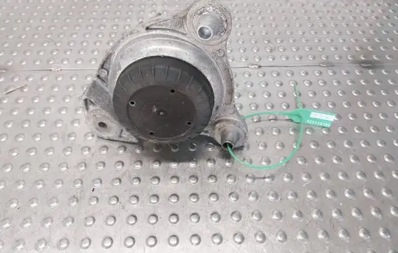 Mercedes-Benz V Class W447 Engine mount vacuum valve A4472410013